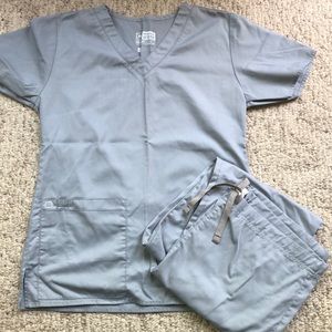 Women’s light grey scrub set